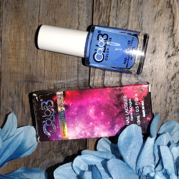 Color Club Nail Lacquer in Clickbait NWT - Picture 3 of 6